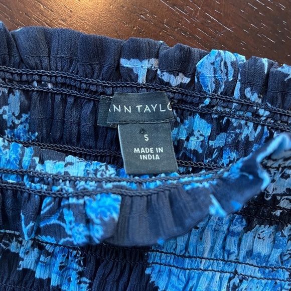 Ann Taylor Navy Blue Floral Toile Smocked Yoke Top Blouse Shirt in Night… - Picture 3 of 7